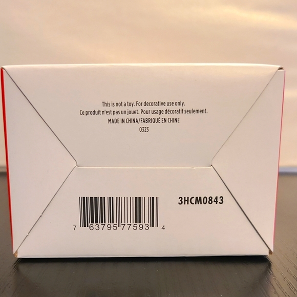 Hallmark Collectible Ornament Aquaman The Lost Kingdom DC Comics 2023 NIB - Picture 3 of 3